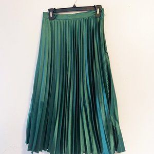Green Pleated Maxi Swing Skirt